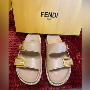 Fendi beige leather flat sandals size 38